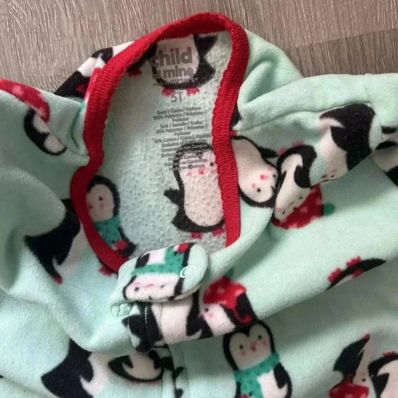 Carter’s Fleece Footie Winter Penguin Pajamas Size 5T - Picture 3 of 4